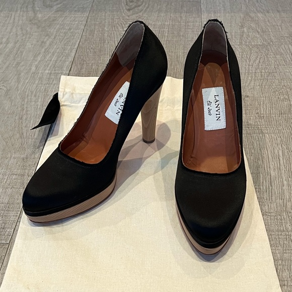 Special Edition Vintage Lanvin Black Satin and Wood Platform Pump